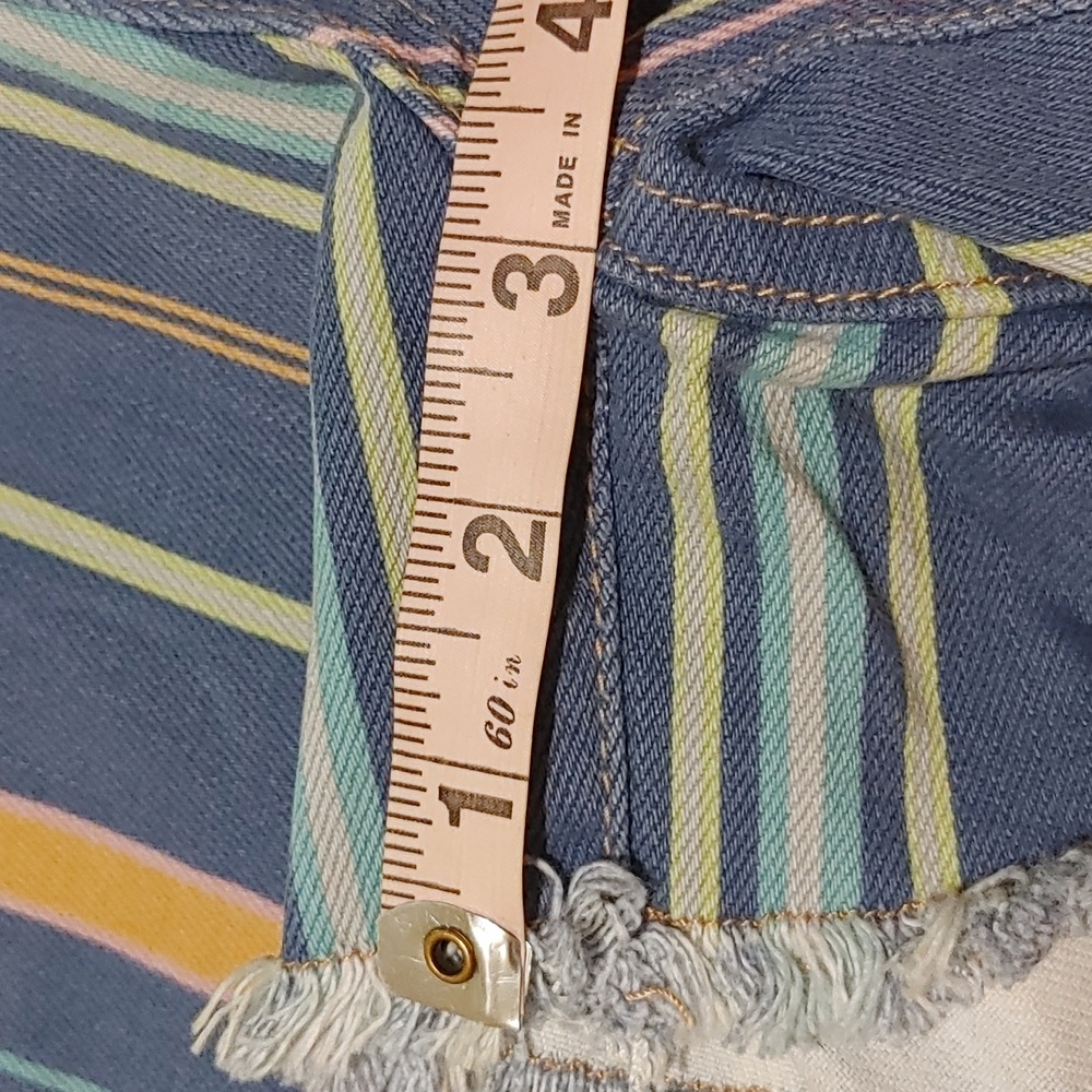Judy blue Striped Denim Frayed Hem shorts womens size large - Picture 6 of 10